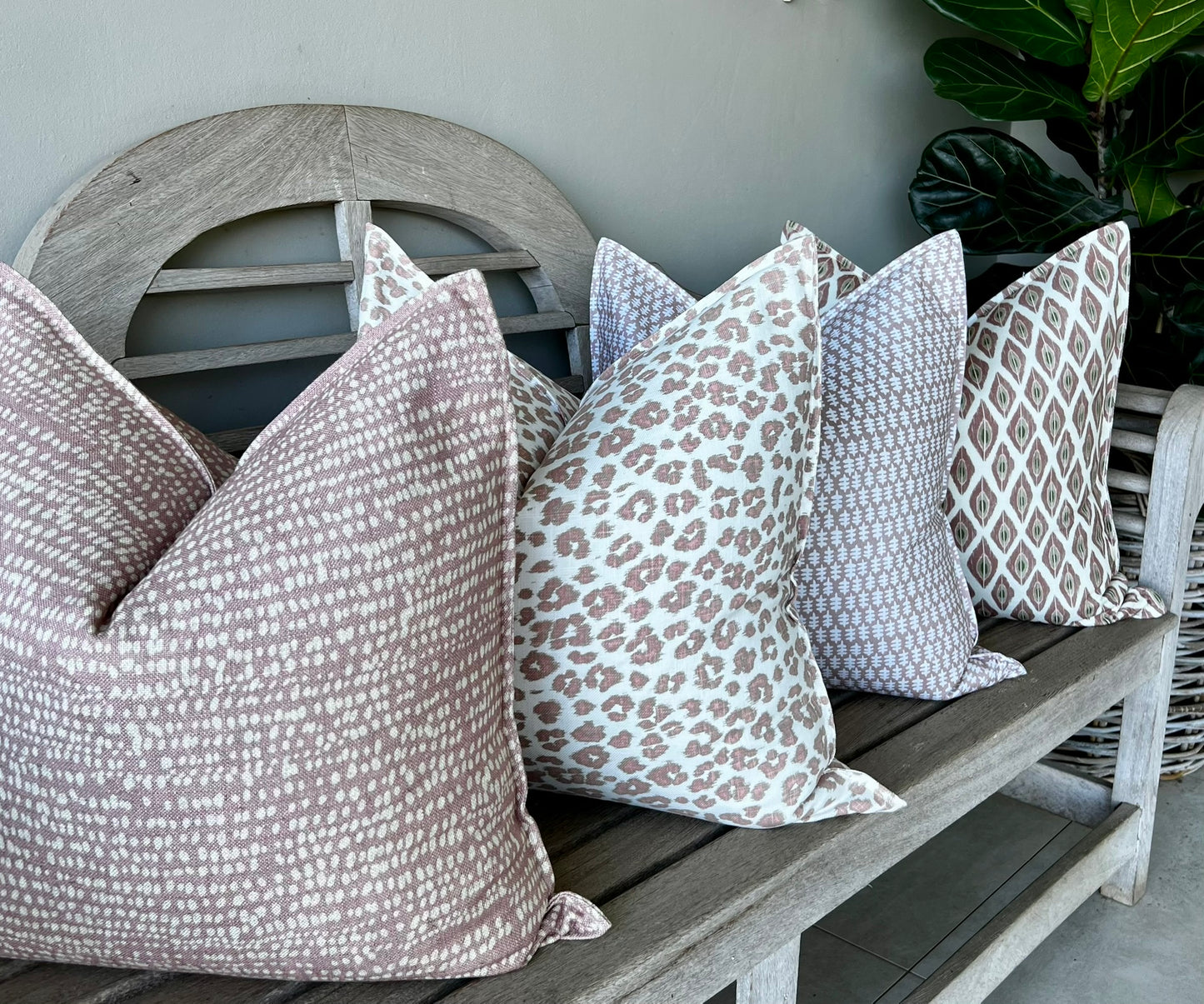 Animalia Pink