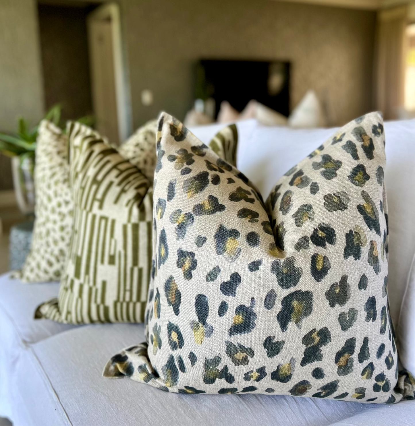 Leopard Charcoal